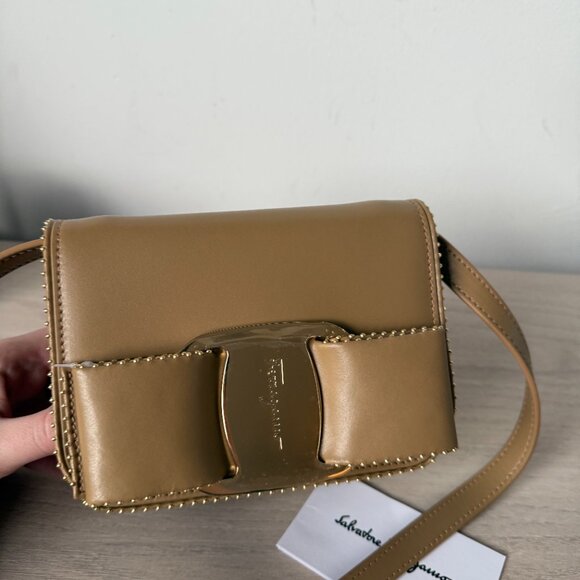 NWT Ferragamo Vara Bow Crossbody Bag Fold-over Flap Gold-tone Hardware - Picture 5 of 9